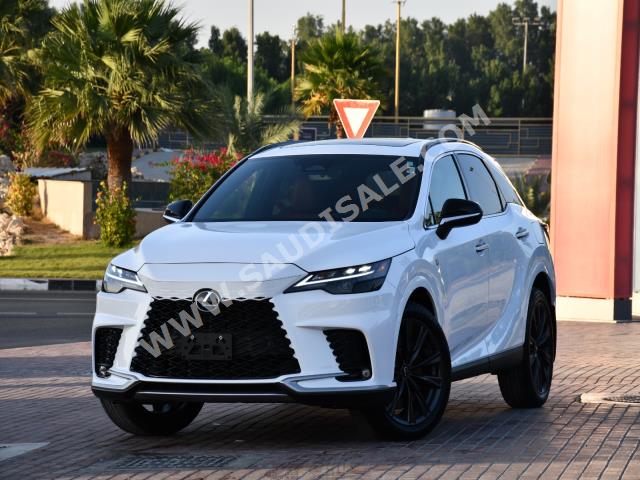 2023 لكزس أر إكس 350