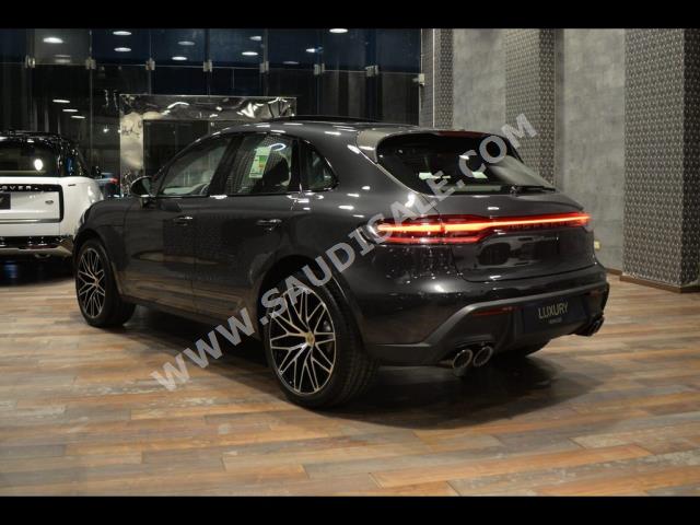 2023 Porsche Macan T