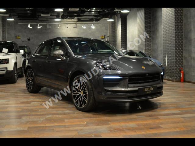 2023 Porsche Macan T
