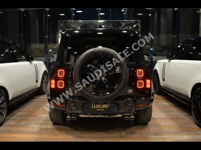 2023 لاند روفر ديفيندر 110 ادفانتشر