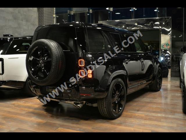 2023 لاند روفر ديفيندر 110 ادفانتشر