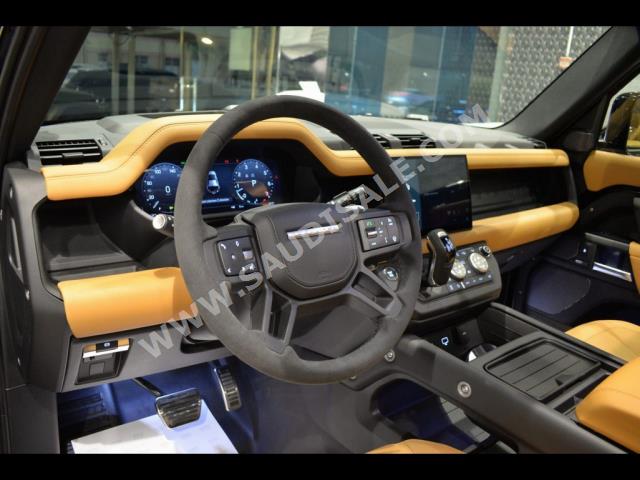 2023 لاند روفر ديفيندر 110 ادفانتشر