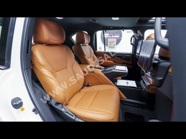 2023 لكزس إل إكس 600 في أي بي