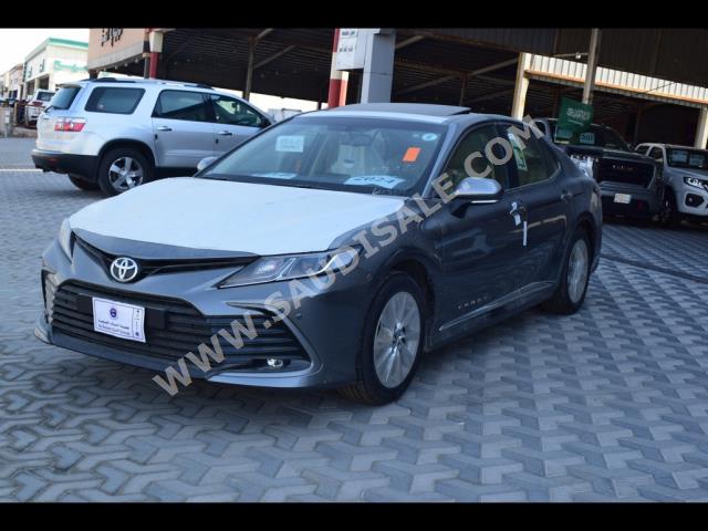 2024 تويوتا كامري جي ال اي