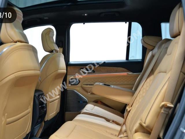 2021 جييب جراند شيروكي ساميت