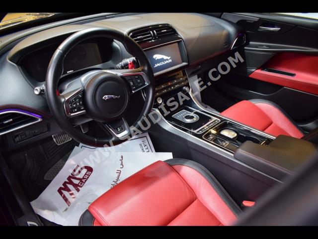 2018 Jaguar XE