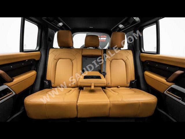 2024 لاند روفر ديفيندر اتش اس اي