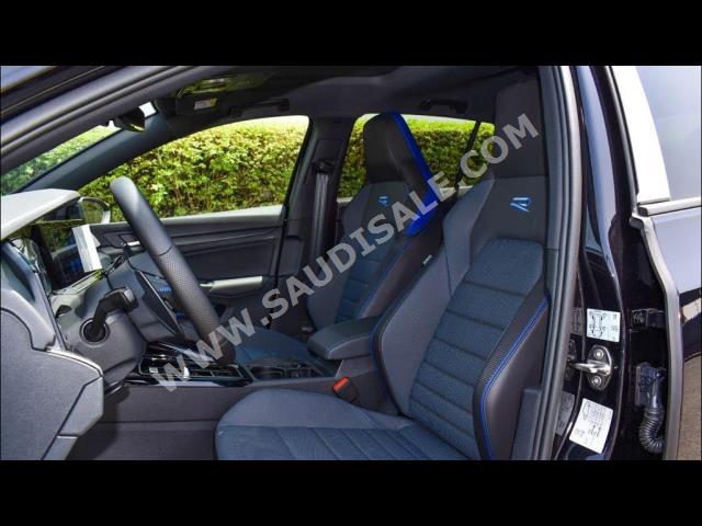 2023 فولكس واجن غولف