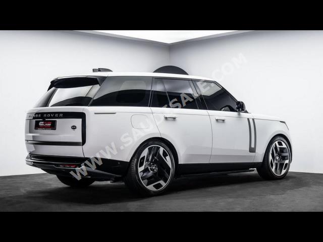 2023 لاند روفر ديفيندر اتش اس اي