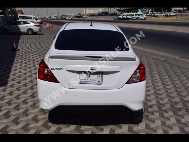 2020 نيسان صني