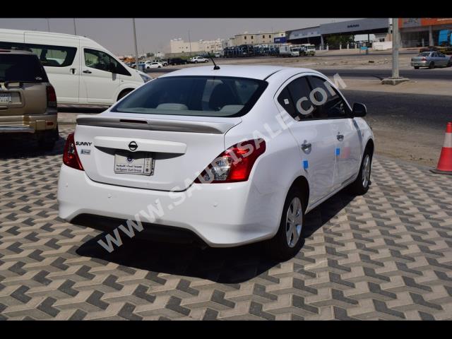 2020 نيسان صني