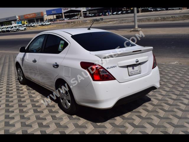 2020 نيسان صني