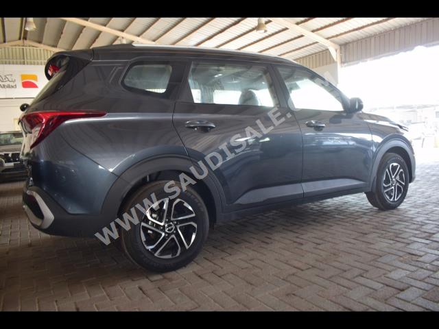 2024 كيا كارنز