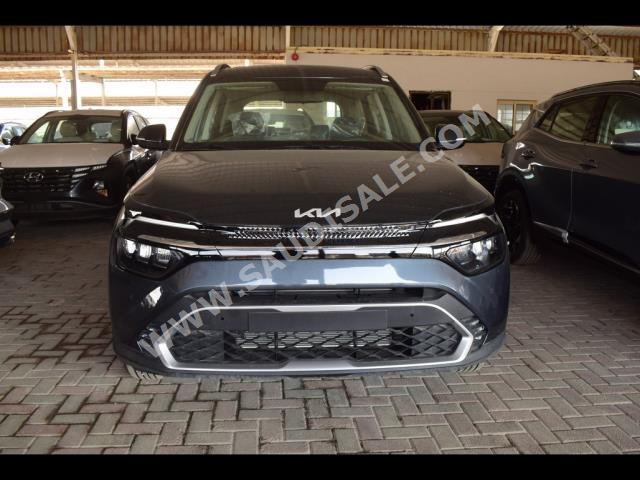 2024 كيا كارنز