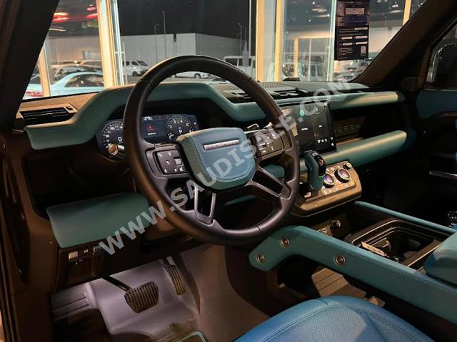 2022 لاند روفر ديفيندر