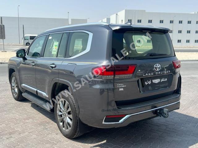 2023 تويوتا لاند كروزر في اكس ار