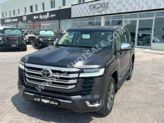 2023 تويوتا لاند كروزر في اكس ار