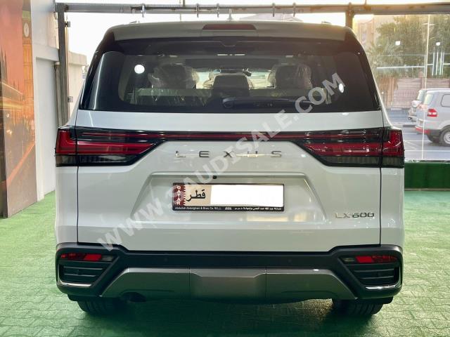 2023 لكزس إل إكس 600