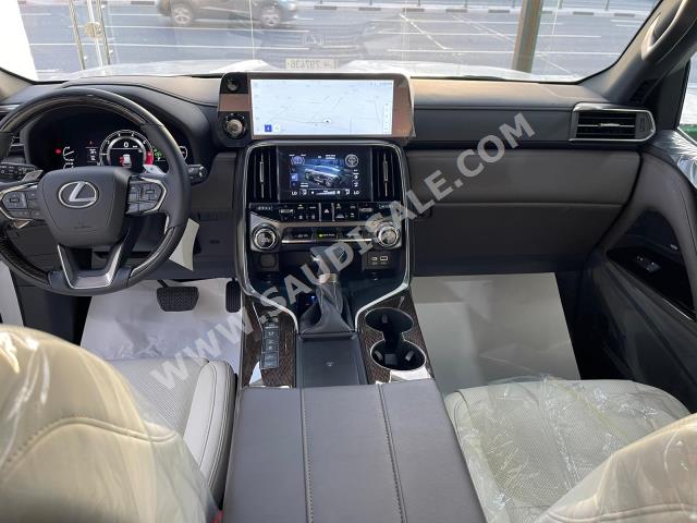 2023 لكزس إل إكس 600