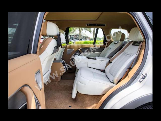 2023 لاند روفر رينج روفر اس في اوتوبيوغرافي