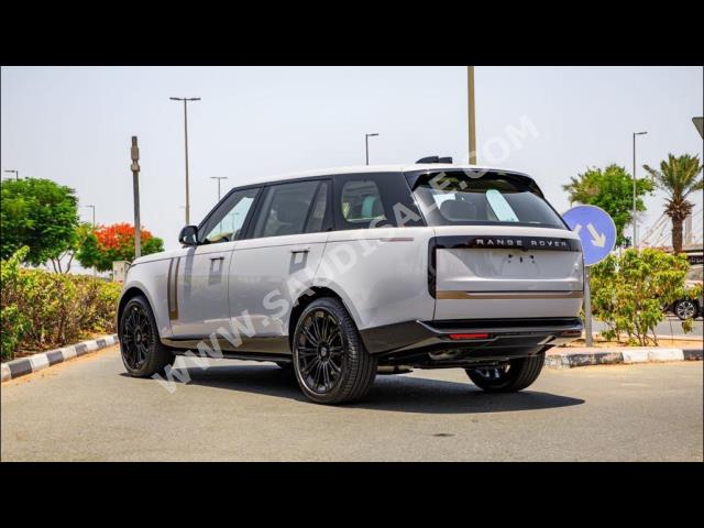 2023 لاند روفر رينج روفر اس في اوتوبيوغرافي