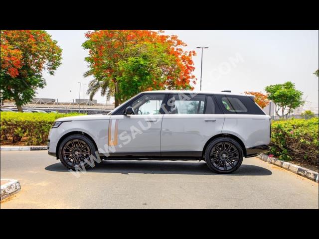 2023 لاند روفر رينج روفر اس في اوتوبيوغرافي