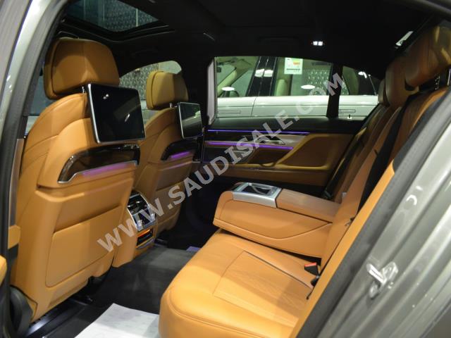 2022 بي ام دبليو الفئة السابعة 730 إل أي