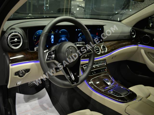 2022 مرسيدس - بنز إي 200