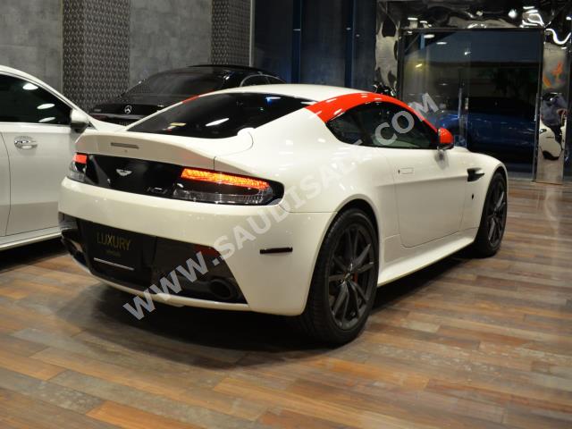 2015 استون مارتن فانتج إن 430