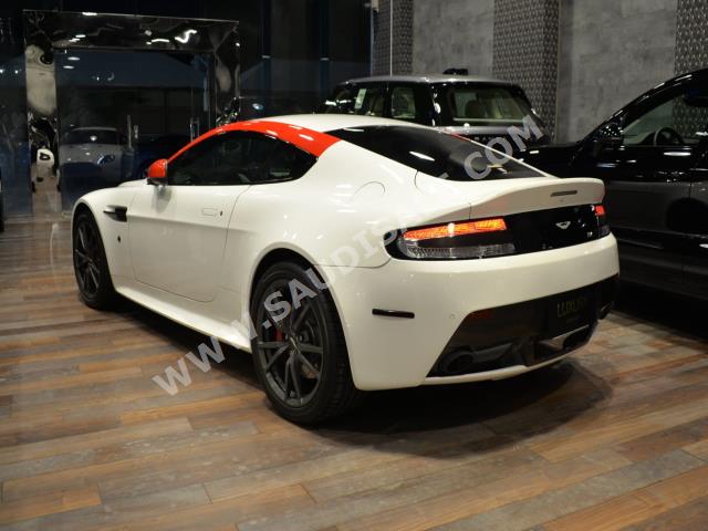 2015 استون مارتن فانتج إن 430