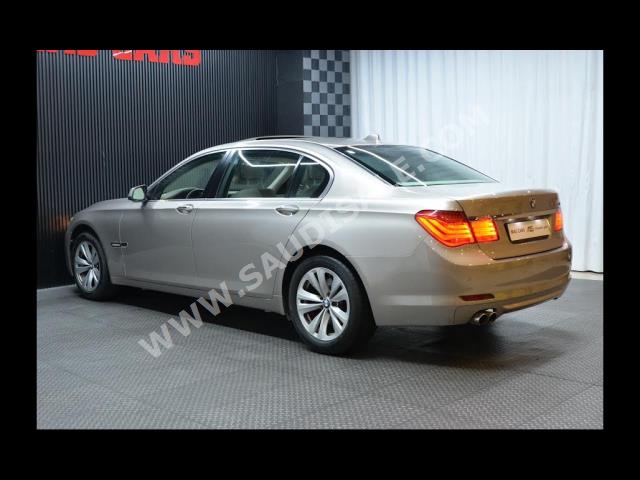 2012 بي ام دبليو الفئة السابعة 730 إل أي