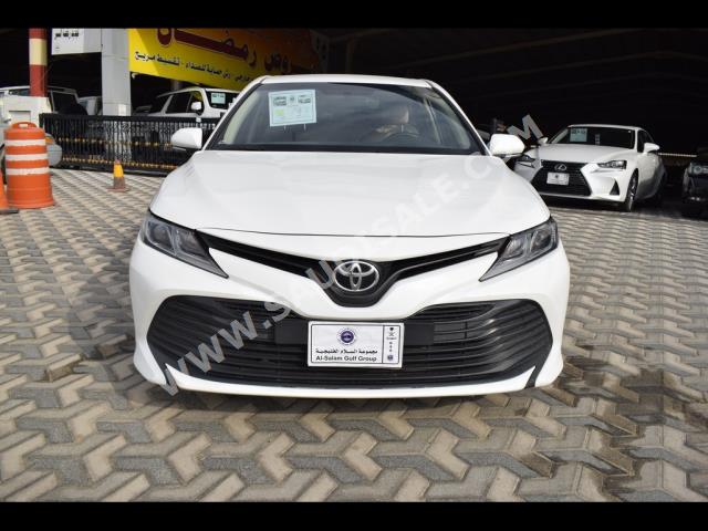 2020 تويوتا كامري ال اي