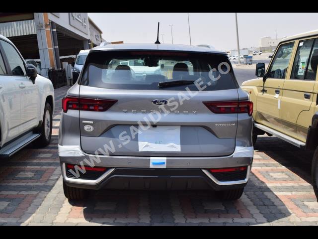 2024 فورد تيريتوري تيتانيوم بلس