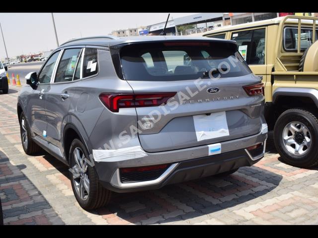 2024 فورد تيريتوري تيتانيوم بلس