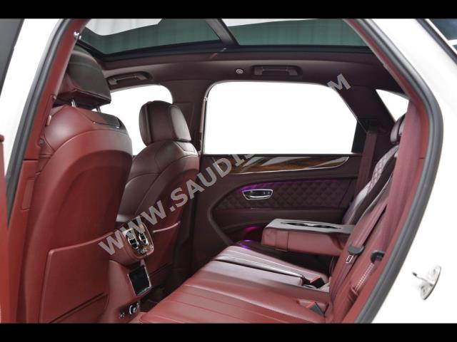 2021 بنتلي بنتايجا