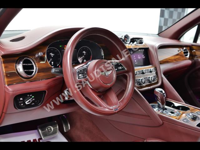 2021 بنتلي بنتايجا