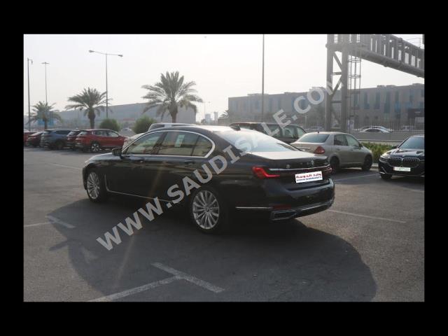 2022 بي ام دبليو الفئة السابعة 730 إل أي