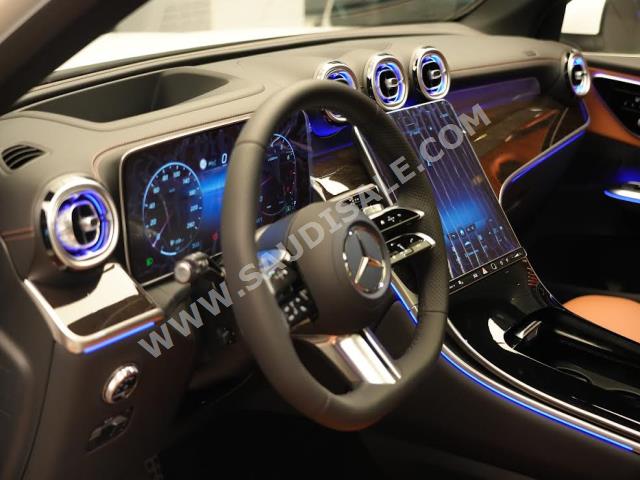 2023 مرسيدس - بنز جي إل سي 200