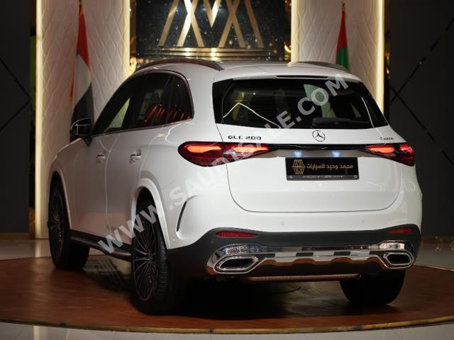 2023 مرسيدس - بنز جي إل سي 200