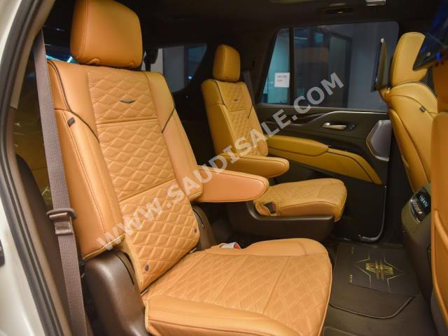 2022 كاديلاك اسكاليد بلاتينيوم