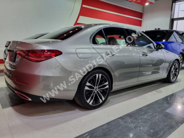 2022 مرسيدس - بنز سي 300