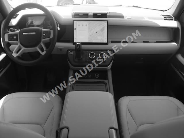 2023 لاند روفر ديفيندر 110 ادفانتشر