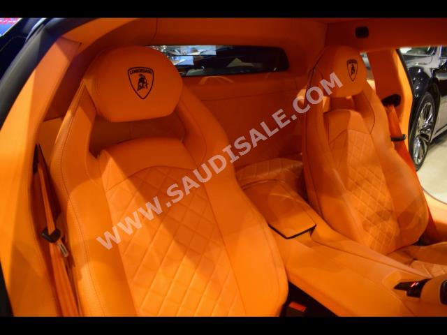 2015 Lamborghini Aventador