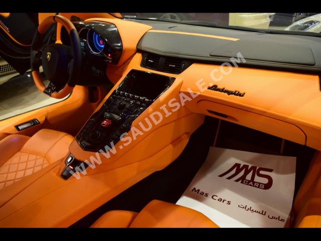 2015 Lamborghini Aventador