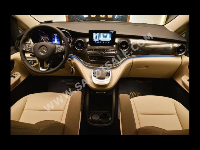 2023 مرسيدس - بنز في 250