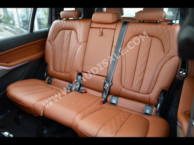 2023 BMW X Series 7