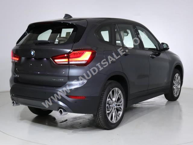 2022 بي ام دبليو الفئة اكس 1