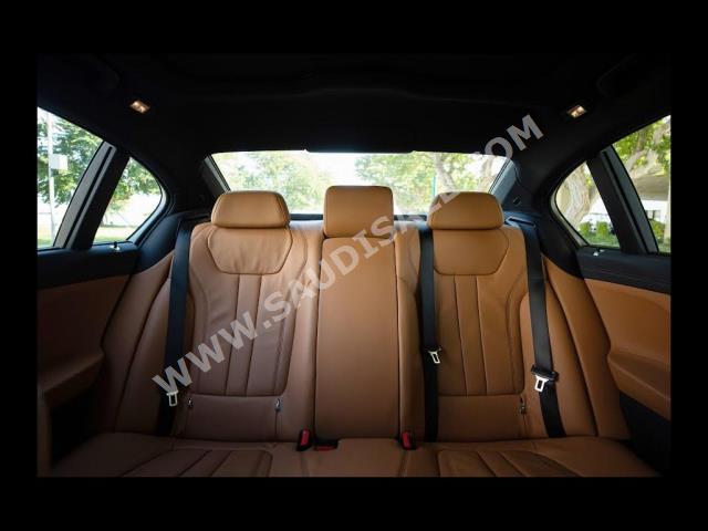 2022 بي ام دبليو الفئة السابعة 730 إل أي