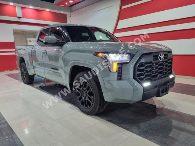 2022 تويوتا تندرا كريو ماكس اس ار 5