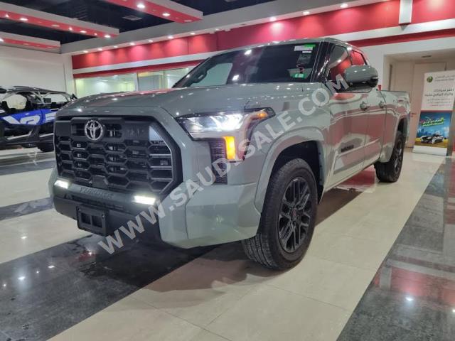 2022 تويوتا تندرا كريو ماكس اس ار 5